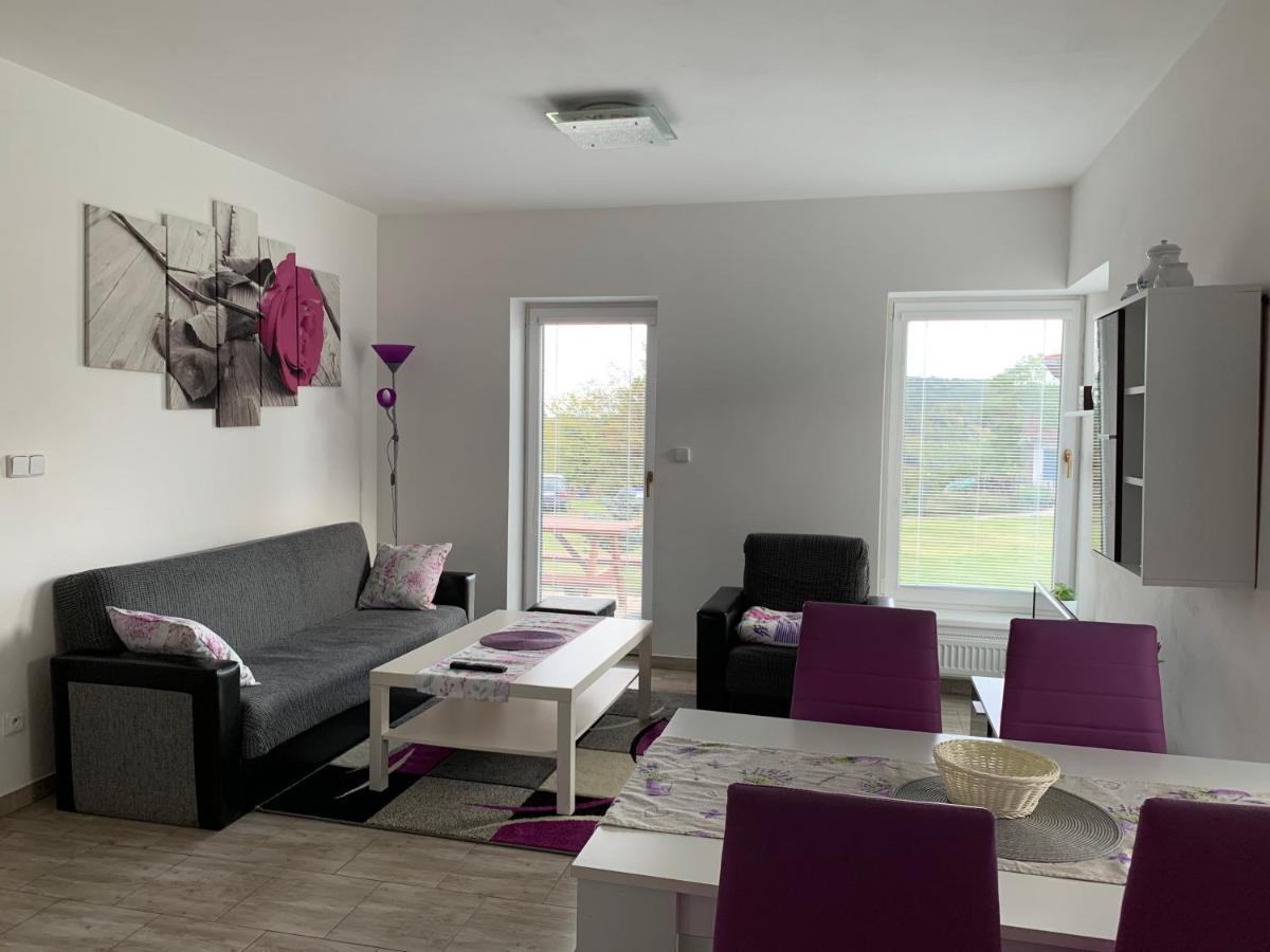 Apartmany Na Rozcesti Lomnice nad Popelkou Buitenkant foto
