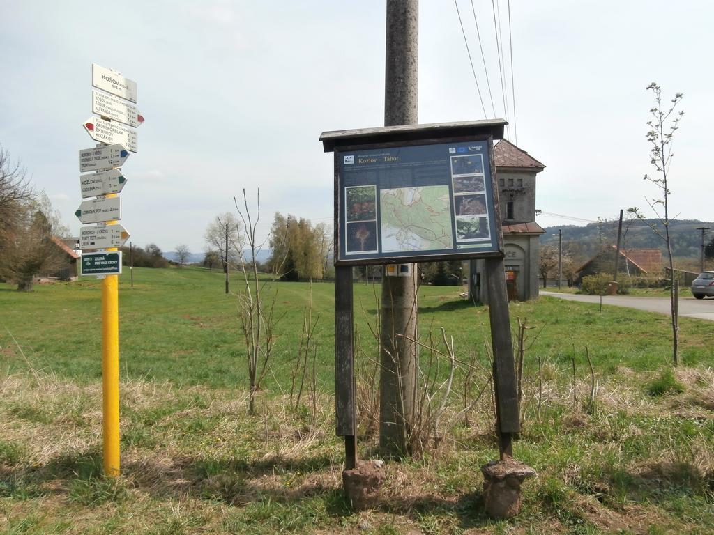 Apartmany Na Rozcesti Lomnice nad Popelkou Kamer foto